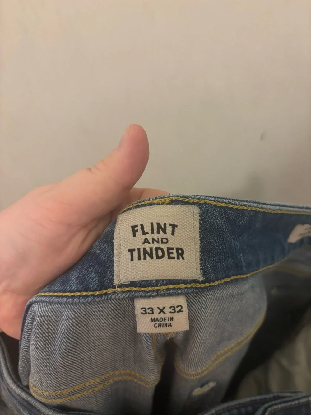 Flint and Tinder Jeans Men’s 33x31 Athletic Tapered Fit Light Wash Denim
